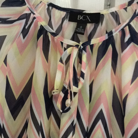 Adorable juniors top - Picture 4 of 7